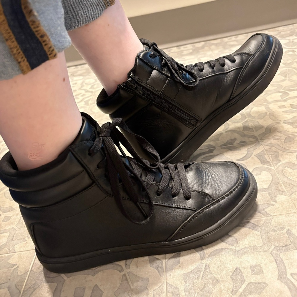 Propet Black Leather High-Top Boots | Women’s 6.5 | Slip Resistant Cozy Sneakers